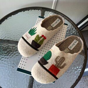 New - Spring Step Flexus Cactus Wool Slippers - Light Tan
